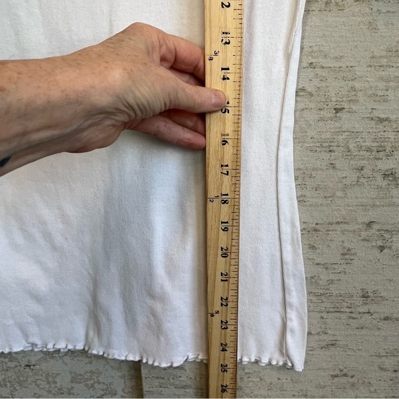 Intimately Free People White Short Sleeve Top Sz L Lettuce Hem Split Cuff - Picture 10 of 13